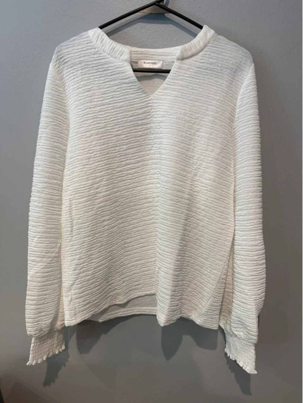 NWT White Textured Long Sleeve Blouse Size Medium